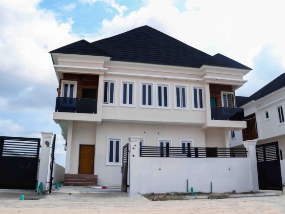 fully detached apartments for sale vgc